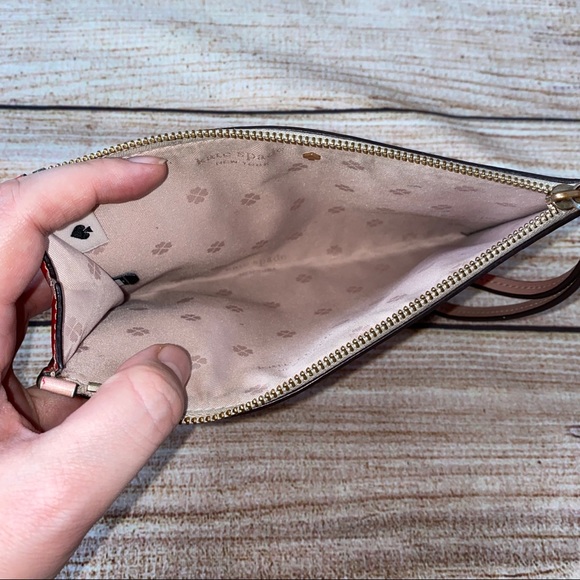 Kate Spade “Ever Fallen” Spencer Hearts Wristlet - Picture 5 of 14